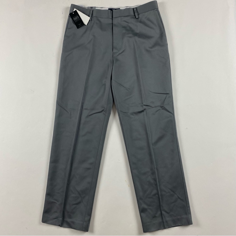 NWT Dockers Straight Fit Never Iron Essential Khaki Pants Chinos Men’s 32 x 29